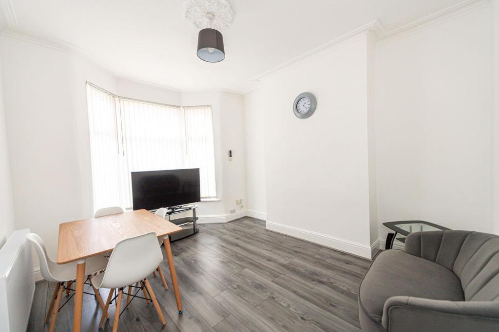 Room In Anfield Liverpool Extérieur photo